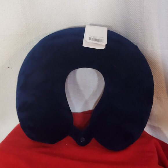 Protégé Cobalt Blue Poly 12"x13"  Zip Out Memory Foam Neck Pillow w/Snap Closure - Picture 4 of 16